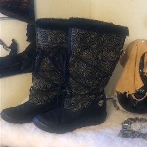 Timberland boots 7.5 (2452W)